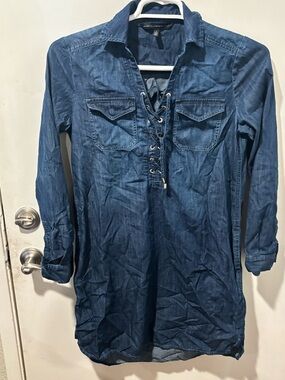 White House Black Market Denim-Style Chambray Top in Navy Blue